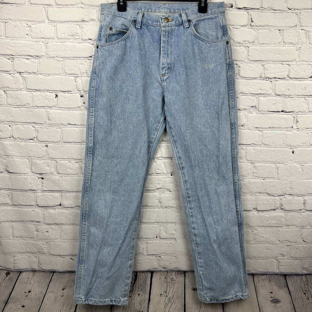 Wrangler Rugged Wear Mens Jeans 32x39 Relaxed Straight Fit Light Wash Blue Denim